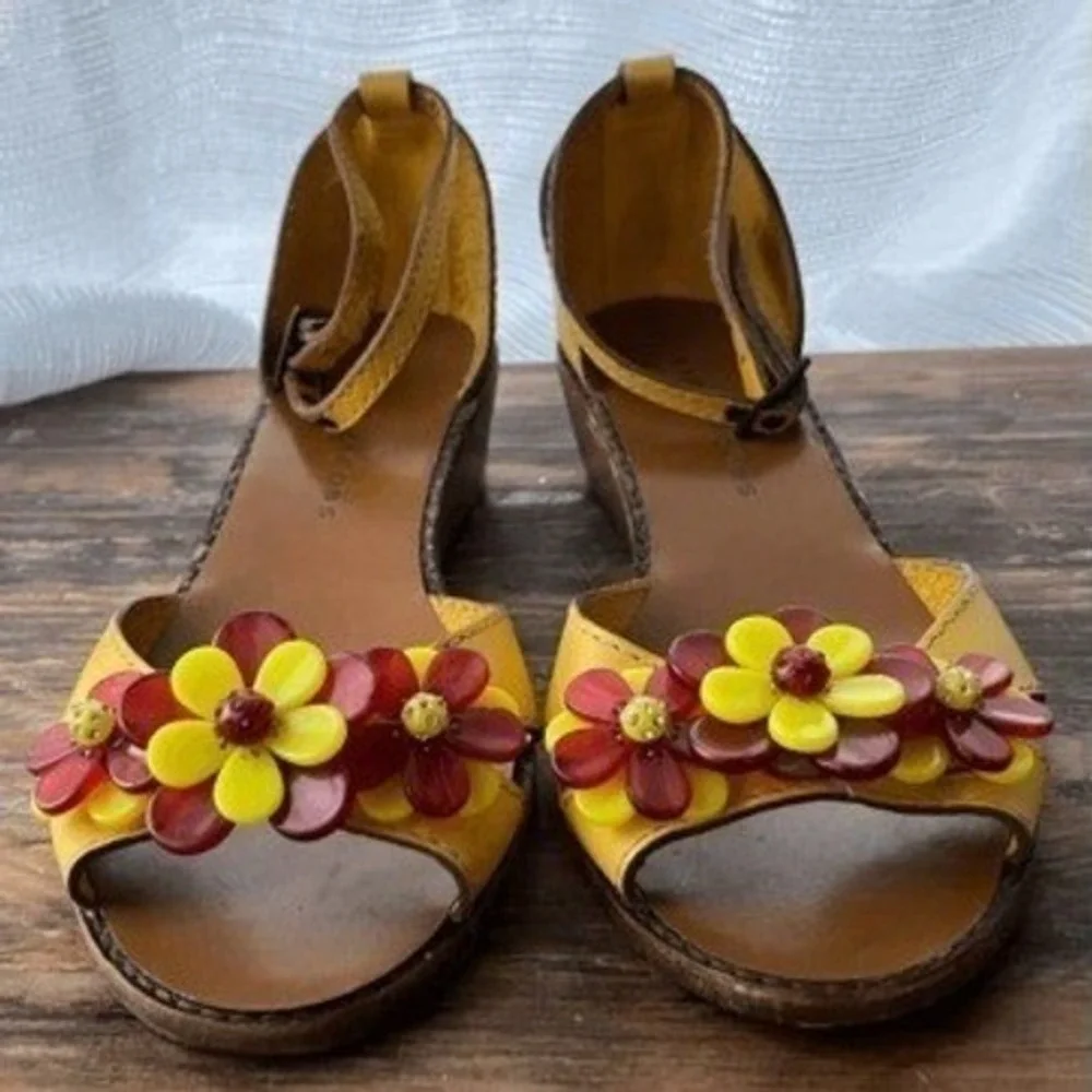VTG Y2K Marc Jacobs Yellow Leather‎ Floral Wedge Sandals Ankle Strap 38.5 Italy